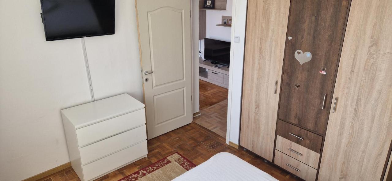 Two Rooms Central Bükreş Dış mekan fotoğraf